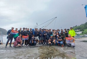 Boat Trip Day 1 group photo boat trip 3