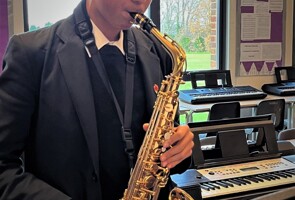LB saxophone