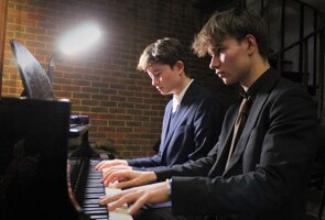 Piano duet   Copy